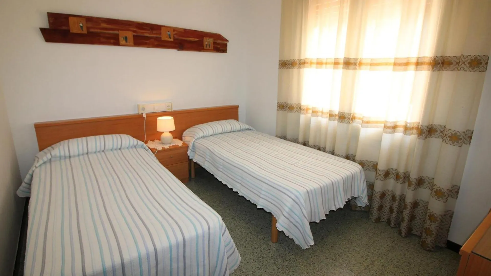 Apartamento Con Gran Terraza Y Vistas Panoramicas, A 300 M De La Playa. - Es-228-45 Llanca Spain