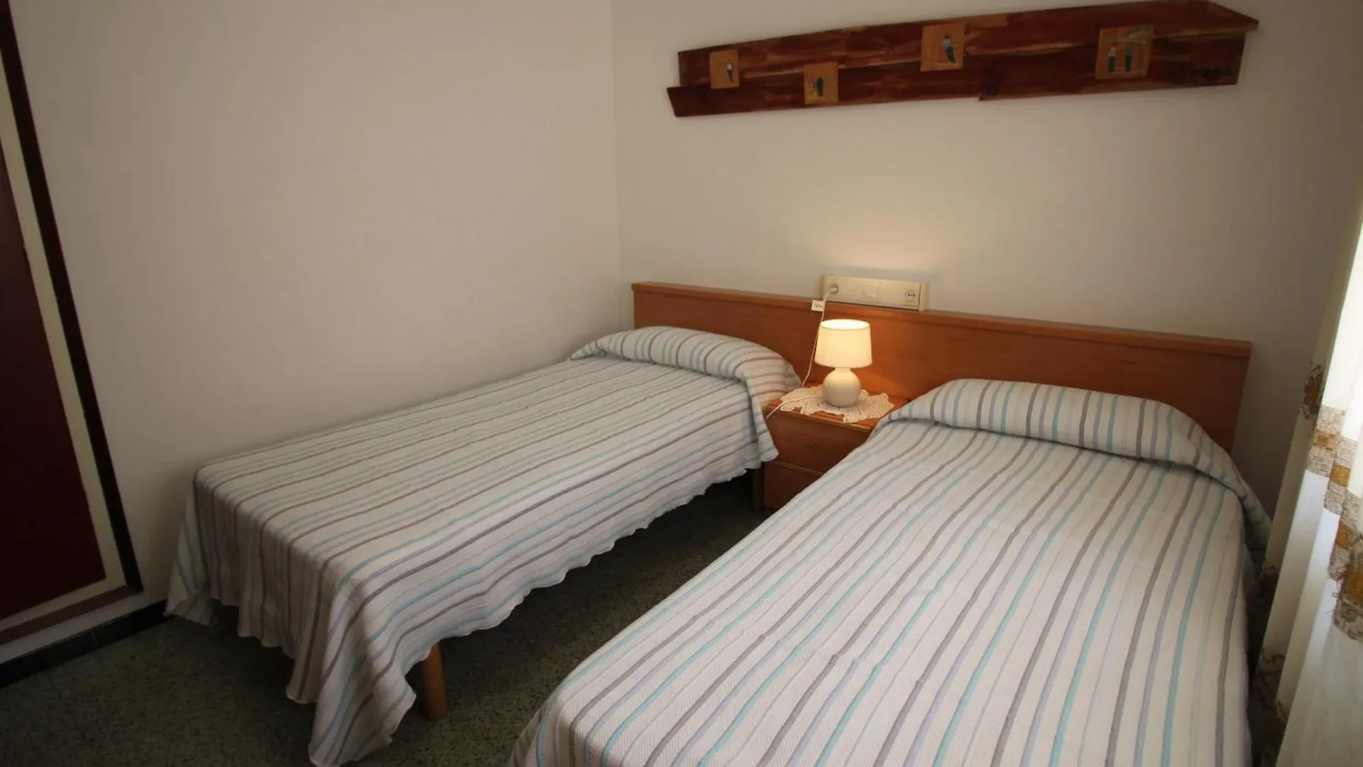 Apartamento Con Gran Terraza Y Vistas Panoramicas, A 300 M De La Playa. - Es-228-45 Llanca 0*,  Spain